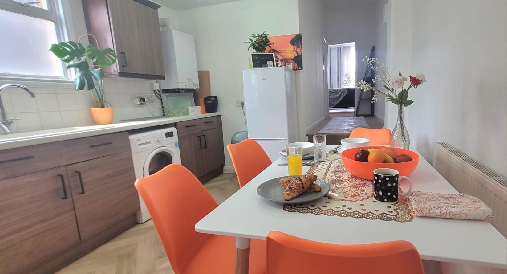 Stylish And Bright Flat In London N8 Turnpike Lane - Piccadilly Line Apartment Exterior photo